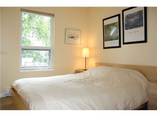 Photo 9: 3480 LYNMOOR Place in Vancouver: Champlain Heights Townhouse for sale in "MOORPARK" (Vancouver East)  : MLS®# V900458