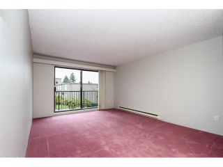 Photo 4: 12 7549 HUMPHRIES Court in Burnaby: Edmonds BE Townhouse for sale in "SOUTHWOOD COURT" (Burnaby East)  : MLS®# V1108085