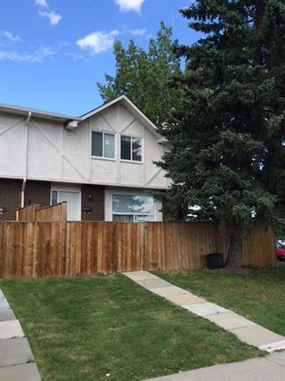 Main Photo: 3 139 Huntington Park Green NW in Calgary: Huntington Hills Row/Townhouse for sale : MLS®# A2126682