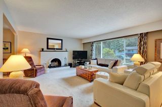 Photo 3: 20233 44A Avenue in Langley: Langley City House for sale : MLS®# R2716263