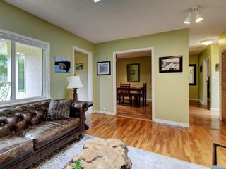 Photo 6: 915 Alexander Rd in Esquimalt: Es Gorge Vale Half Duplex for sale : MLS®# 908509