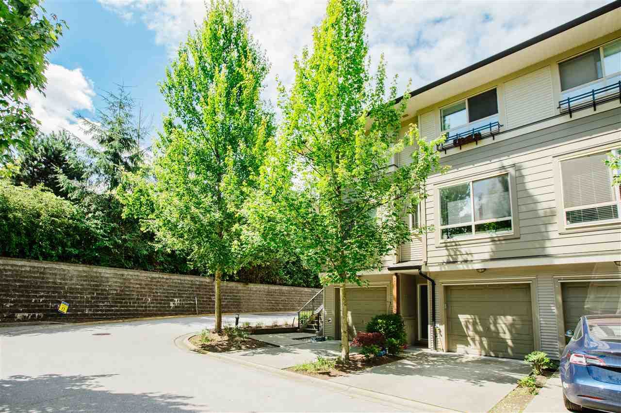 Main Photo: 14 301 KLAHANIE Drive in Port Moody: Port Moody Centre Townhouse for sale in "CURRENTS AT KLAHANIE" : MLS®# R2478095