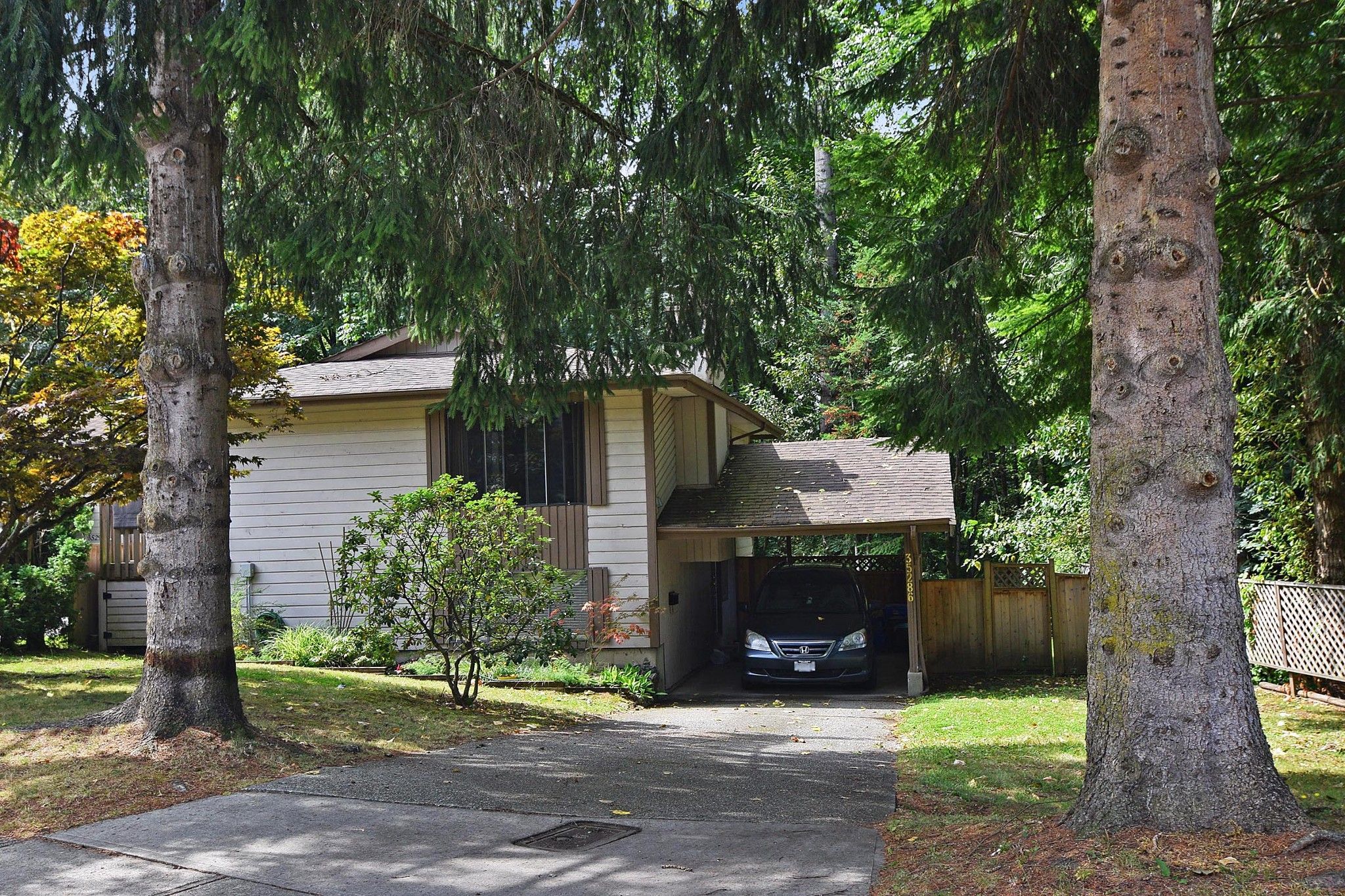 Main Photo: 35286 SELKIRK Avenue in Abbotsford: Abbotsford East House for sale : MLS®# R2395415