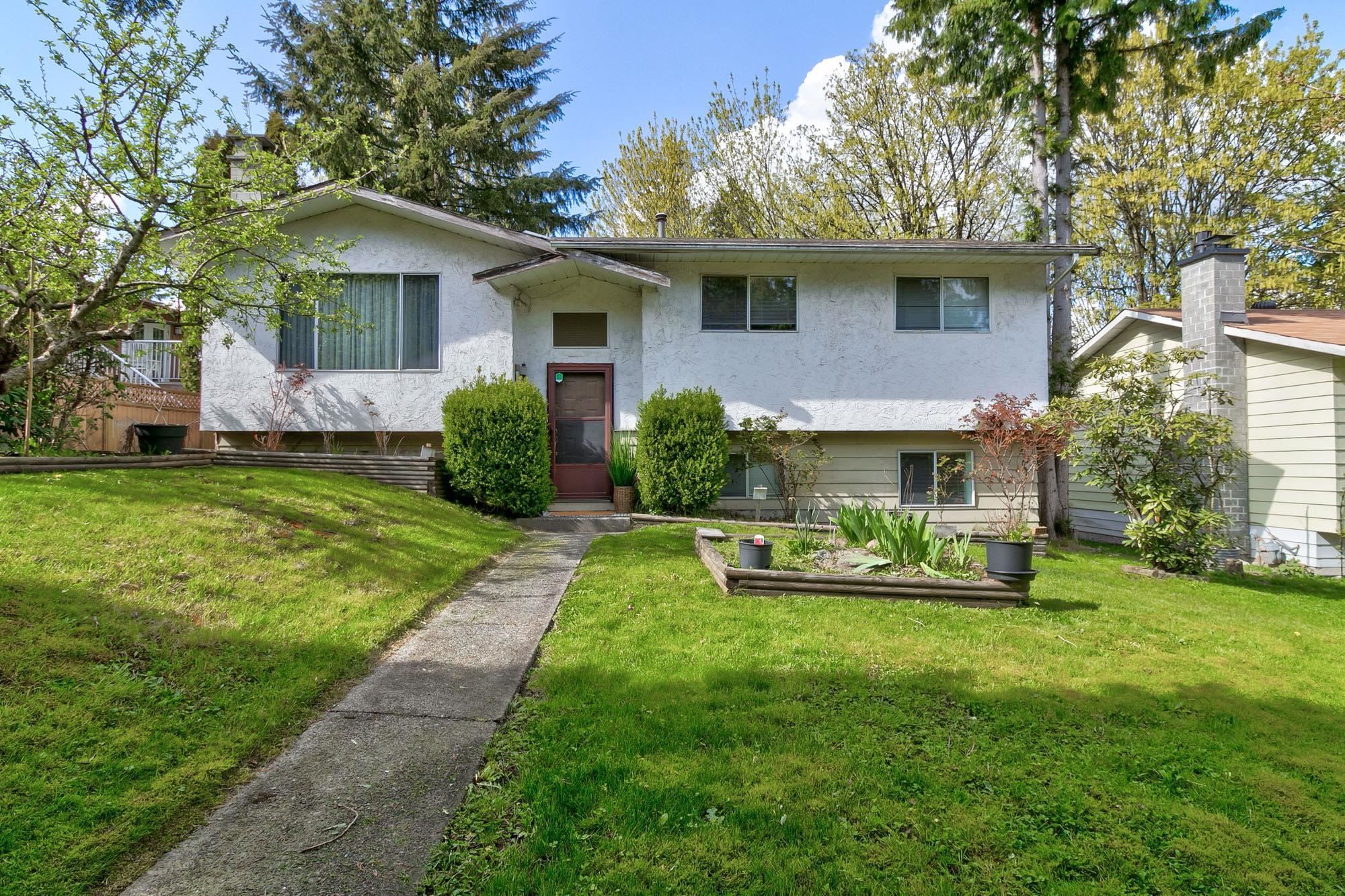 Main Photo: 3203 MARINER Way in Coquitlam: Ranch Park House for sale : MLS®# R2695302
