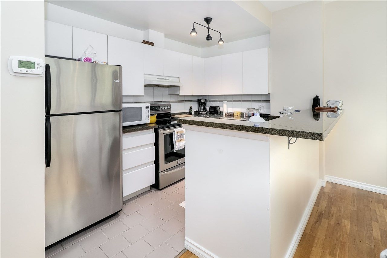 Photo 12: Photos: 413 989 NELSON Street in Vancouver: Downtown VW Condo for sale in "THE ELECTRA" (Vancouver West)  : MLS®# R2242780