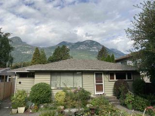 Photo 1: 37963 FOURTH Avenue in Squamish: Downtown SQ House for sale : MLS®# R2496997