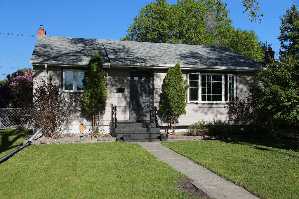 Photo 1: Photos: 372 Lockwood Street in Winnipeg: River Heights Single Family Detached for sale (1C)  : MLS®# 1713596