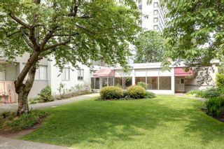 Photo 3: 406 1251 CARDERO Street in Vancouver: West End VW Condo for sale in "WEST END" (Vancouver West)  : MLS®# R2750802