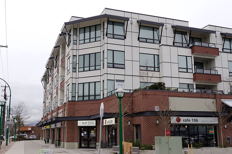 FEATURED LISTING: 404 - 5211 GRIMMER Street Burnaby