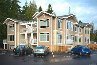 Photo 1: 203 594 Bezanton Way in Colwood: Co Olympic View Condo for sale : MLS®# 627035