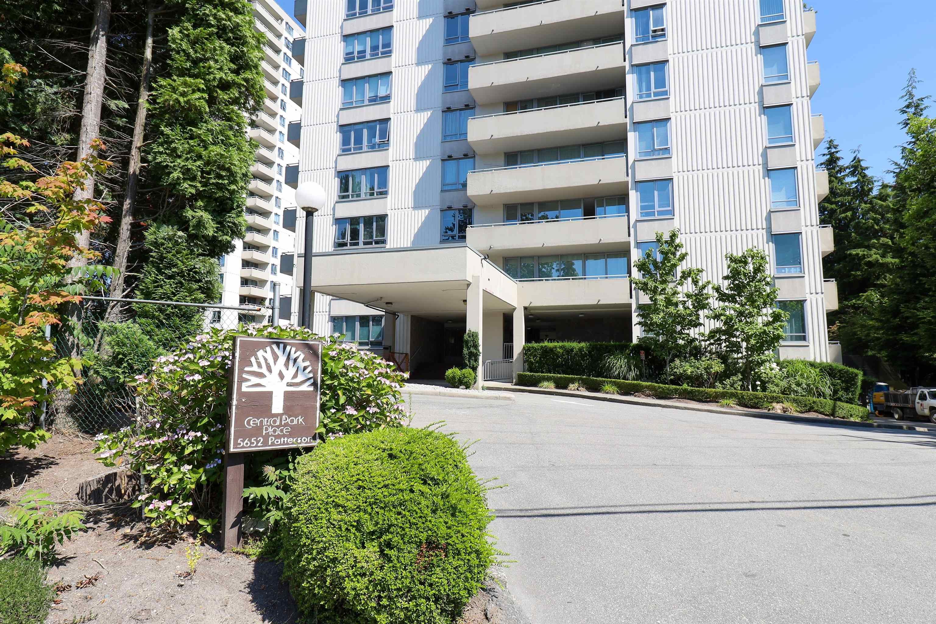 Main Photo: 801 5652 PATTERSON Avenue in Burnaby: Central Park BS Condo for sale in "Central Park Place" (Burnaby South)  : MLS®# R2712800