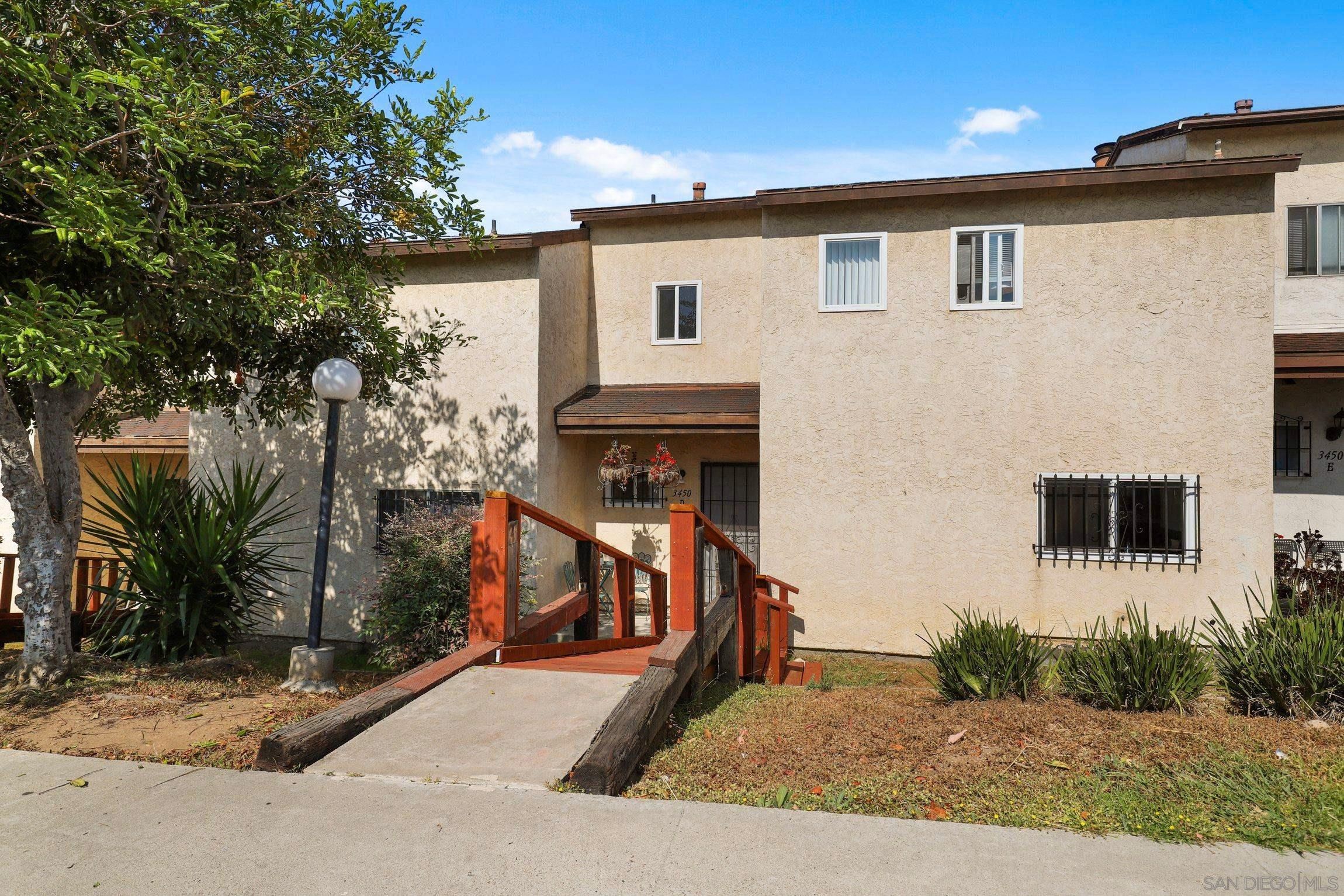 Main Photo: SAN DIEGO Townhouse for sale : 2 bedrooms : 3450 39Th St #D