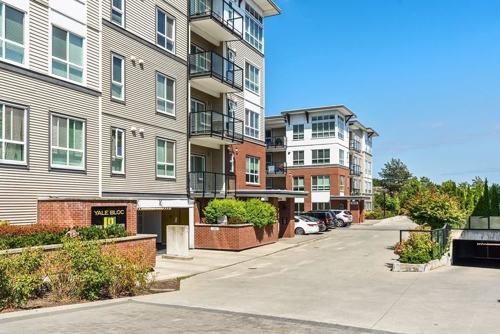 Main Photo: 211 6438 195A Street in Surrey: Clayton Condo for sale in "Yale Block 2" (Cloverdale)  : MLS®# R2601400