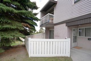 Photo 1: 42 3800 Fonda Way SE in Calgary: Forest Heights Row/Townhouse for sale : MLS®# A1243051