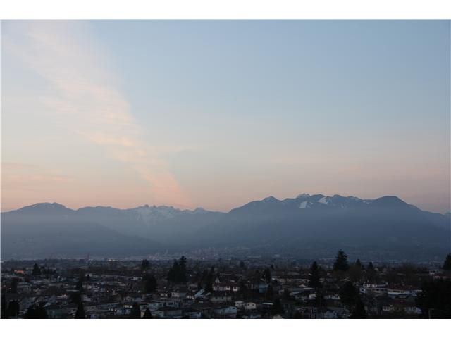Main Photo: 2108 5380 OBEN Street in Vancouver: Collingwood VE Condo for sale in "URBA" (Vancouver East)  : MLS®# V999733