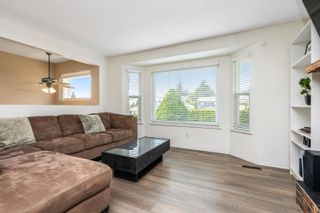 Photo 5: 7720 CEDAR Street in Mission: Mission BC House for sale : MLS®# R2816757