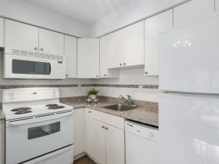 Photo 8: 307 2120 W 2ND Avenue in Vancouver: Kitsilano Condo for sale in "ARBUTUS PLACE" (Vancouver West)  : MLS®# R2240959