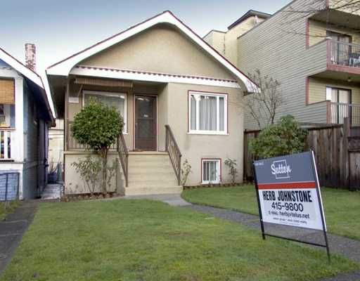 Main Photo: 2139 TRIUMPH Street in Vancouver: Hastings House for sale (Vancouver East)  : MLS®# V621626