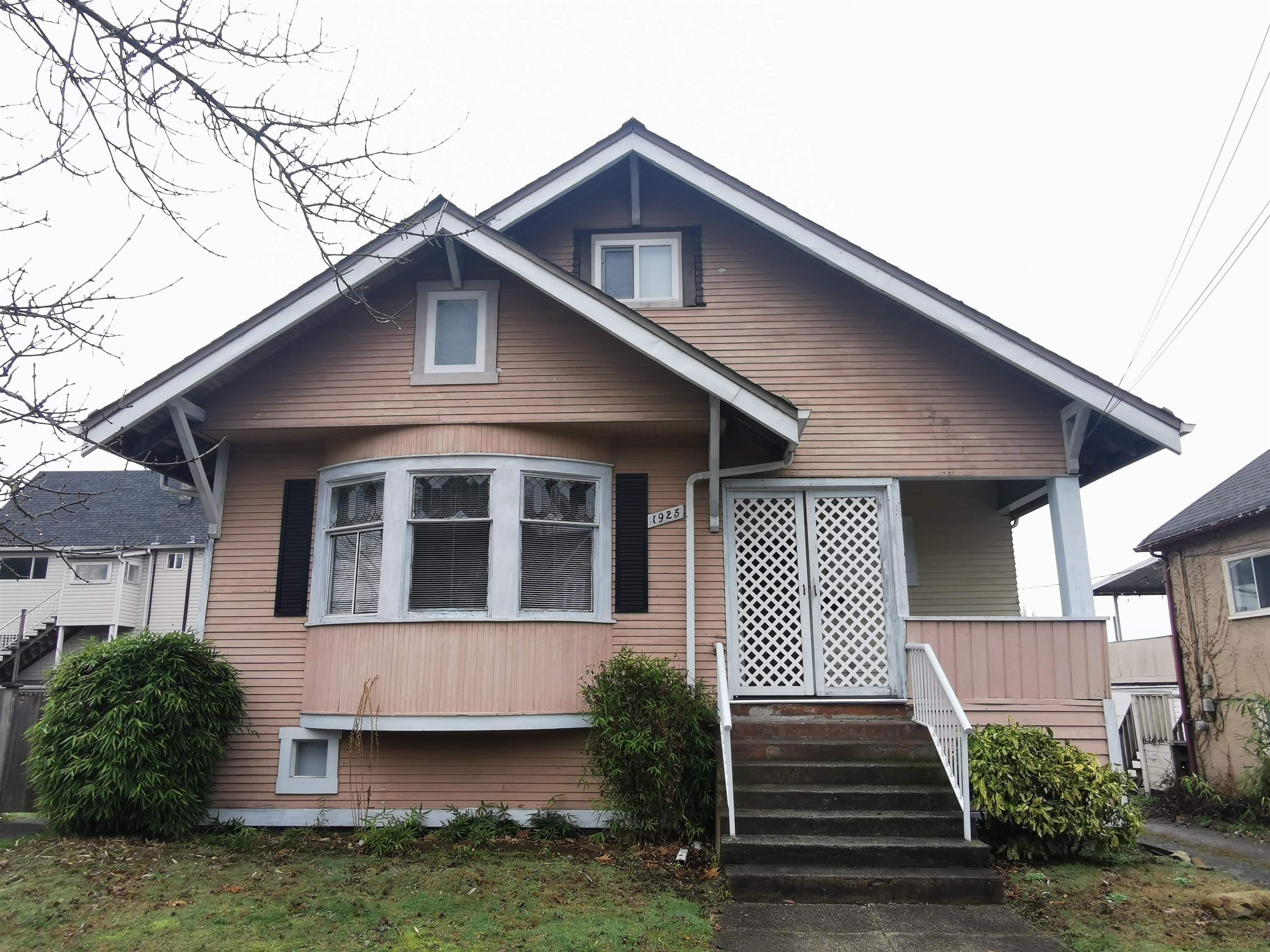 Main Photo: 1925 ADANAC Street in Vancouver: Hastings House for sale (Vancouver East)  : MLS®# R2748991