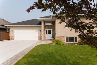 Photo 2: 5 Fairway Close in Steinbach: Clearspring Greens Residential for sale (R16)  : MLS®# 202314271