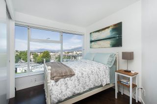 Photo 4: 802 1565 W 6TH Avenue in Vancouver: False Creek Condo for sale in "6TH and FIR" (Vancouver West)  : MLS®# R2493032