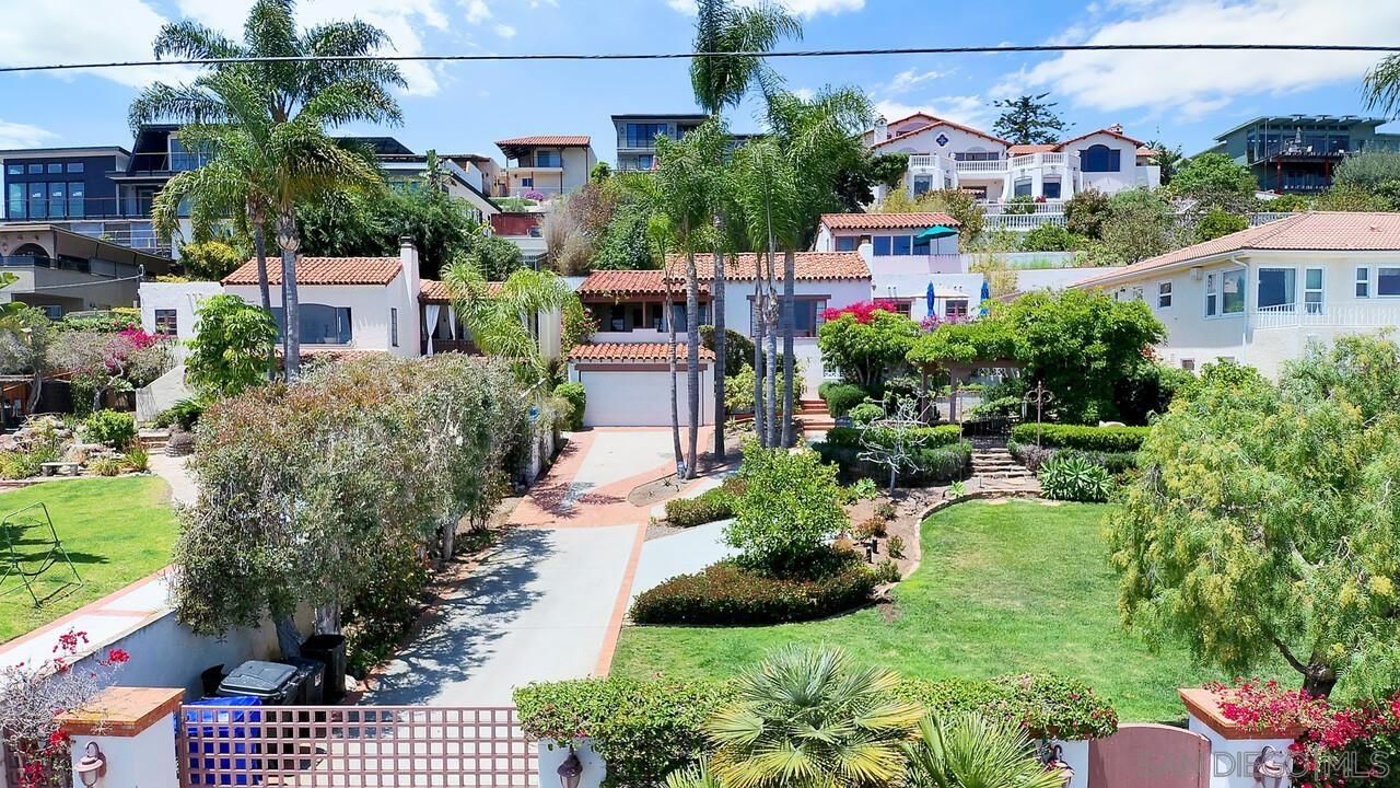 Main Photo: POINT LOMA House for sale : 3 bedrooms : 1576 Willow Street in San Diego