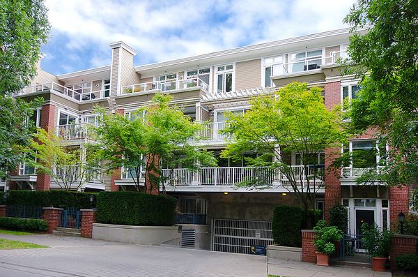 Main Photo: # 116 2628 YEW ST in Vancouver: Kitsilano Condo for sale in "CONNAUGHT PLACE" (Vancouver West)  : MLS®# V1043768