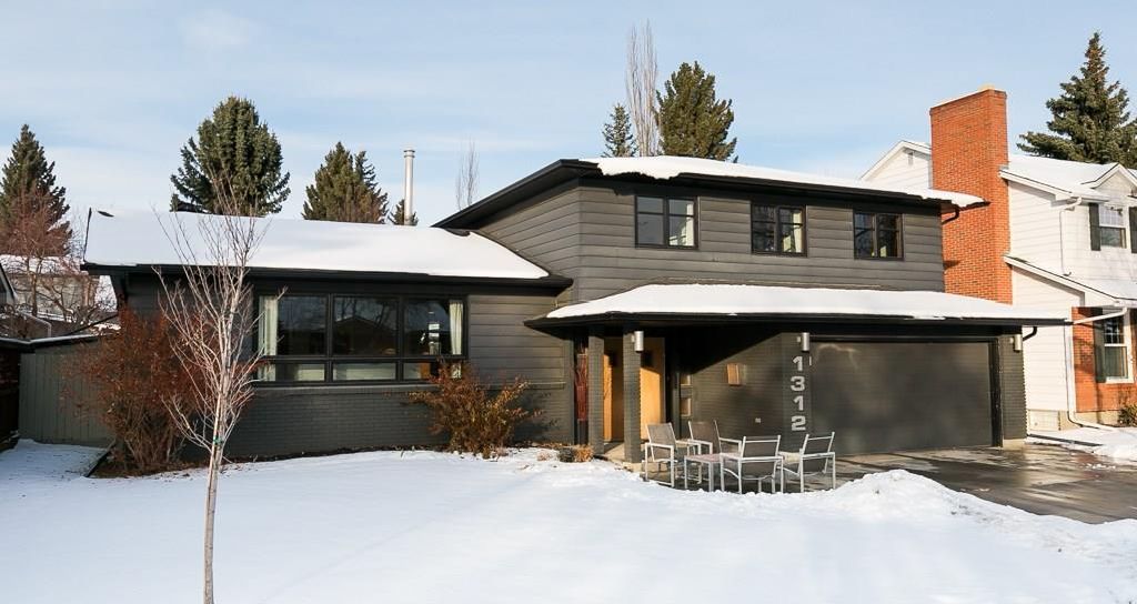 Main Photo: 1312 KILLEARN Avenue SW in Calgary: Kelvin Grove House for sale : MLS®# C4145582