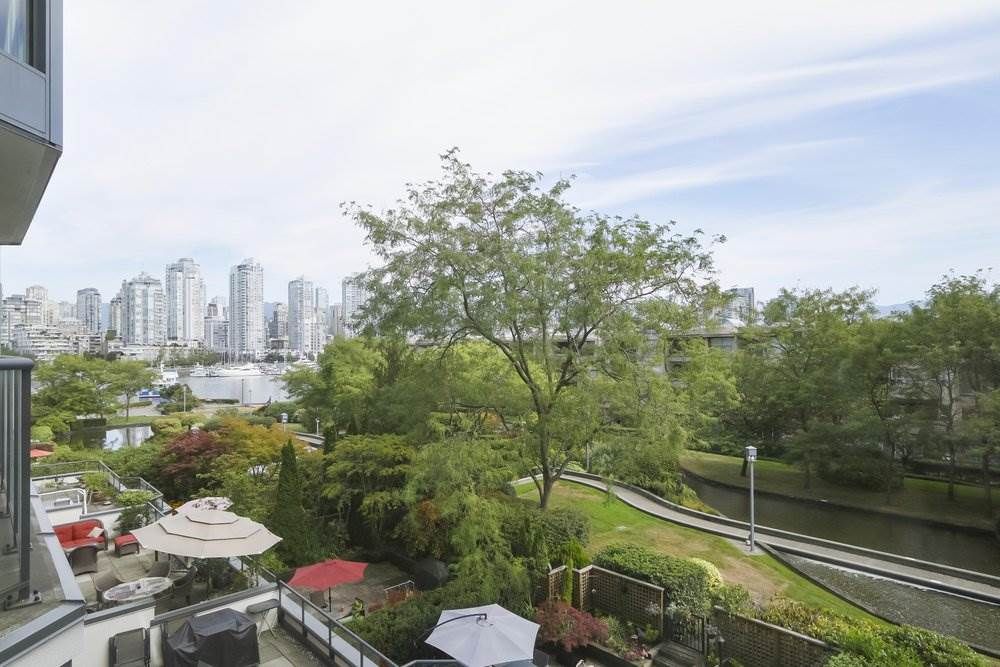 Main Photo: 408 456 MOBERLY Road in Vancouver: False Creek Condo for sale in "Pacific Cove" (Vancouver West)  : MLS®# R2398839