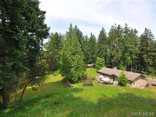 Photo 18: 421 Brookleigh Rd in VICTORIA: SW Elk Lake House for sale (Saanich West)  : MLS®# 672161