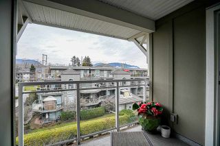 Photo 23: PH2 2373 ATKINS Avenue in Port Coquitlam: Central Pt Coquitlam Condo for sale in "Carmandy" : MLS®# R2545305