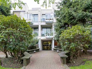Photo 3: 204 830 E 7TH Avenue in Vancouver: Mount Pleasant VE Condo for sale in "FAIRFAX" (Vancouver East)  : MLS®# R2083827