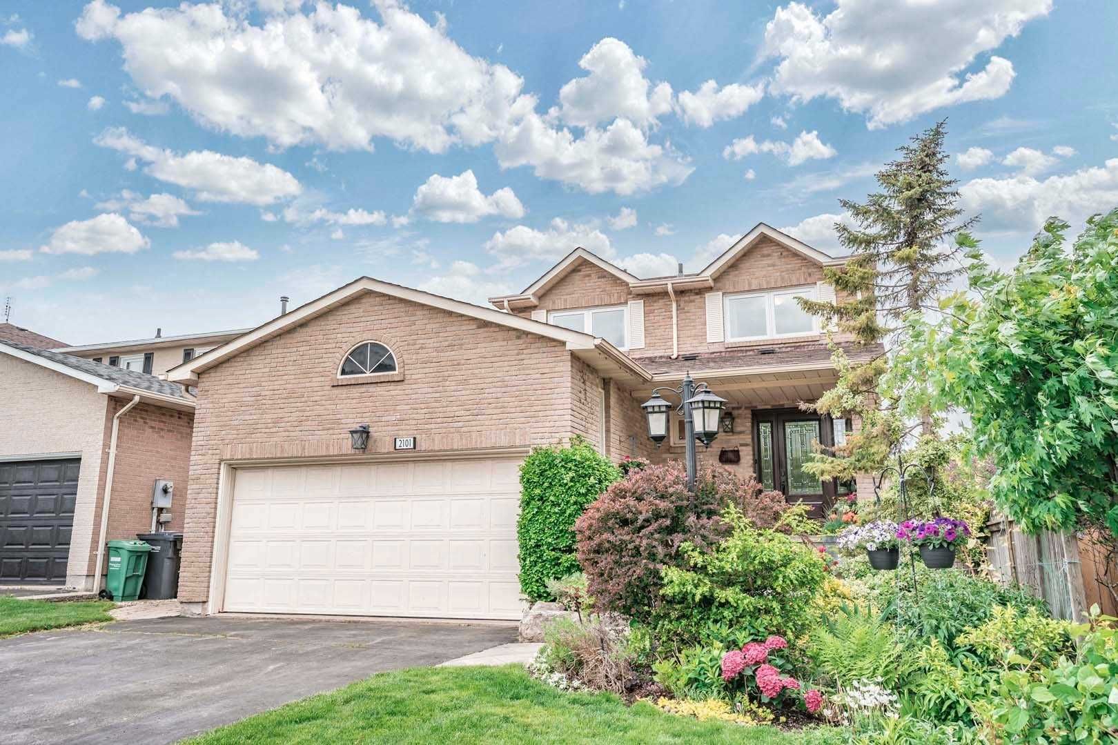 Main Photo: 2101 Folkway Drive in Mississauga: Erin Mills House (Backsplit 5) for sale : MLS®# W5637772