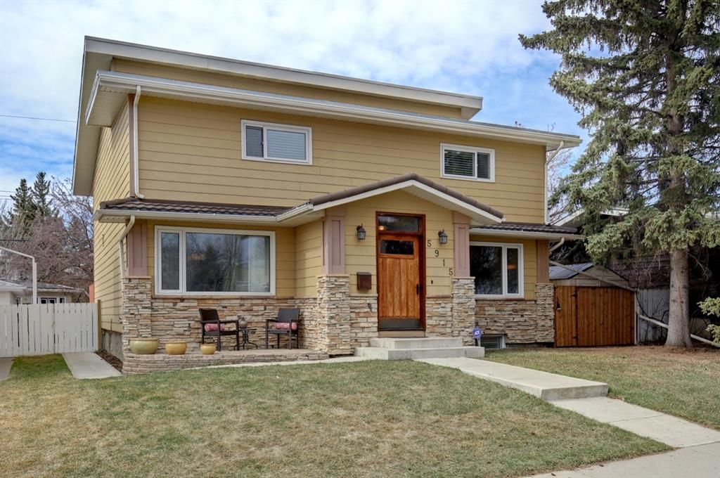 Main Photo: 5915 34 Street SW in Calgary: Lakeview Detached for sale : MLS®# A1093222