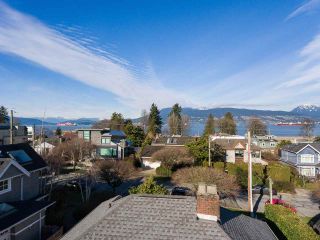 Photo 3: 4530 BELMONT Avenue in Vancouver: Point Grey House for sale in "Point Grey" (Vancouver West)  : MLS®# R2440130
