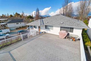 Photo 2: 3206 E 1ST Avenue in Vancouver: Renfrew VE House for sale (Vancouver East)  : MLS®# R2482468
