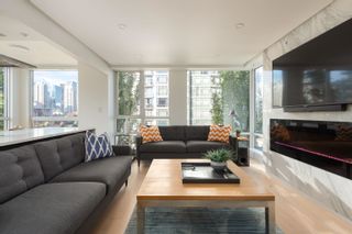 Photo 4: 802 1201 MARINASIDE Crescent in Vancouver: Yaletown Condo for sale (Vancouver West)  : MLS®# R2847314