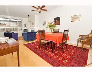 Photo 3: 313 2655 CRANBERRY Drive in Vancouver: Kitsilano Condo for sale in "NEW YORKER" (Vancouver West)  : MLS®# V671209