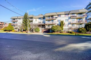 Photo 3: 214 45749 SPADINA Avenue in Chilliwack: Chilliwack W Young-Well Condo for sale in "Chilliwack Gardens" : MLS®# R2646415