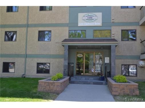 Main Photo: 208 1435 Embassy Drive in Saskatoon: Holiday Park Condominium for sale (Saskatoon Area 04)  : MLS®# 436469