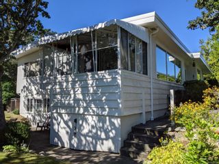 Photo 23: 2980 Beach Dr in Oak Bay: OB Uplands House for sale : MLS®# 913394