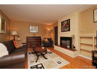 Photo 3: 1703 Ash Rd in VICTORIA: SE Gordon Head House for sale (Saanich East)  : MLS®# 684082