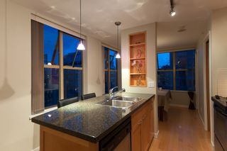 Photo 4: 2107 989 RICHARDS Street in Vancouver: Downtown VW Condo for sale in "MONDRIAN" (Vancouver West)  : MLS®# V846027