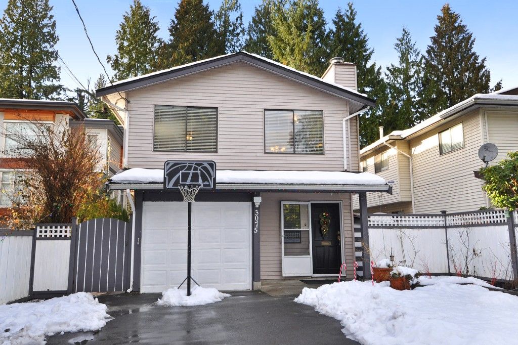 Main Photo: 3075 BAIRD Road in North Vancouver: Lynn Valley House for sale in "LYNN VALLEY" : MLS®# R2127966