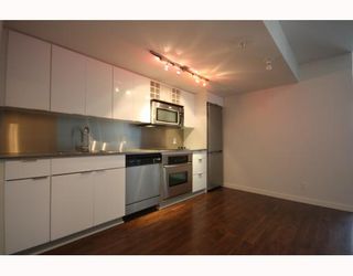 Photo 2: 602 233 ROBSON Street in Vancouver: Downtown VW Condo for sale in "TV TOWER 2" (Vancouver West)  : MLS®# V784868