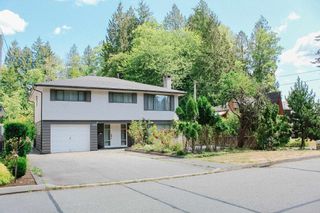 Photo 1: 3292 BAIRD Road in North Vancouver: Lynn Valley House for sale : MLS®# R2802376
