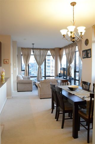 Photo 2: 1606 4250 DAWSON Street in Burnaby: Brentwood Park Condo for sale (Burnaby North)  : MLS®# R2157158