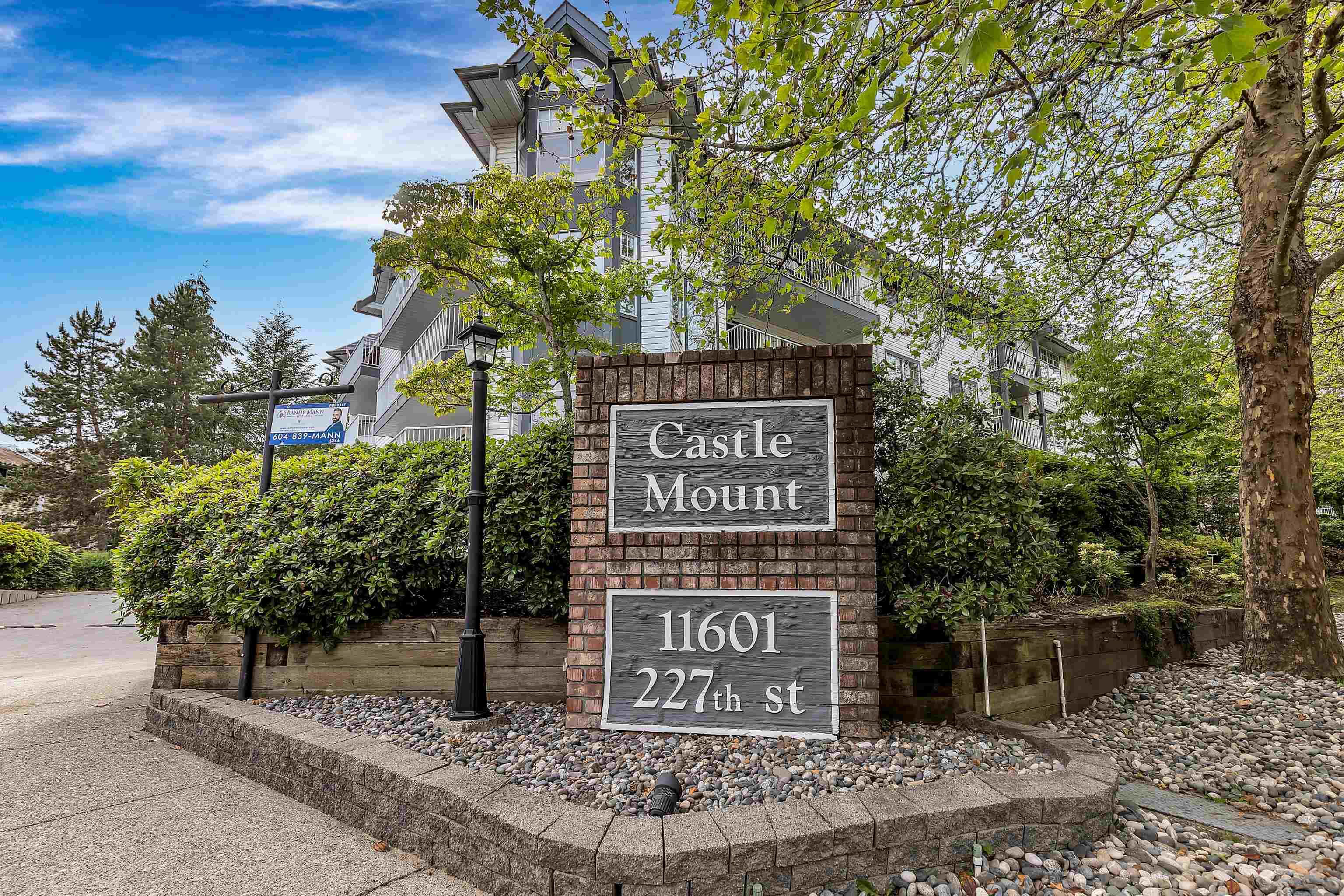 Main Photo: 205 11601 227 Street in Maple Ridge: East Central Condo for sale : MLS®# R2712985