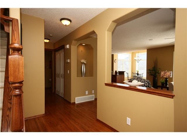 Photo 2: Photos: 864 CITADEL Way NW in CALGARY: Citadel Residential Detached Single Family for sale (Calgary)  : MLS®# C3564572