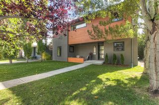 Photo 1: 1819 Westmount Road NW in Calgary: Hillhurst Detached for sale : MLS®# A1147955